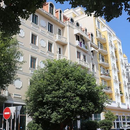 Apartment Vaja Fshavela N16 バトゥーミ エクステリア 写真
