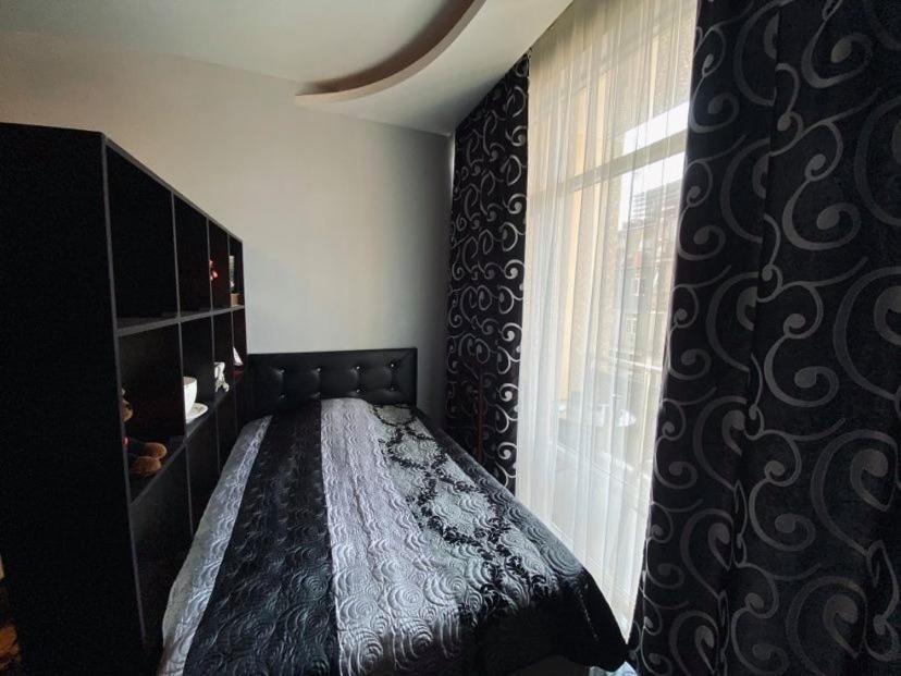 Apartment Vaja Fshavela N16 バトゥーミ エクステリア 写真