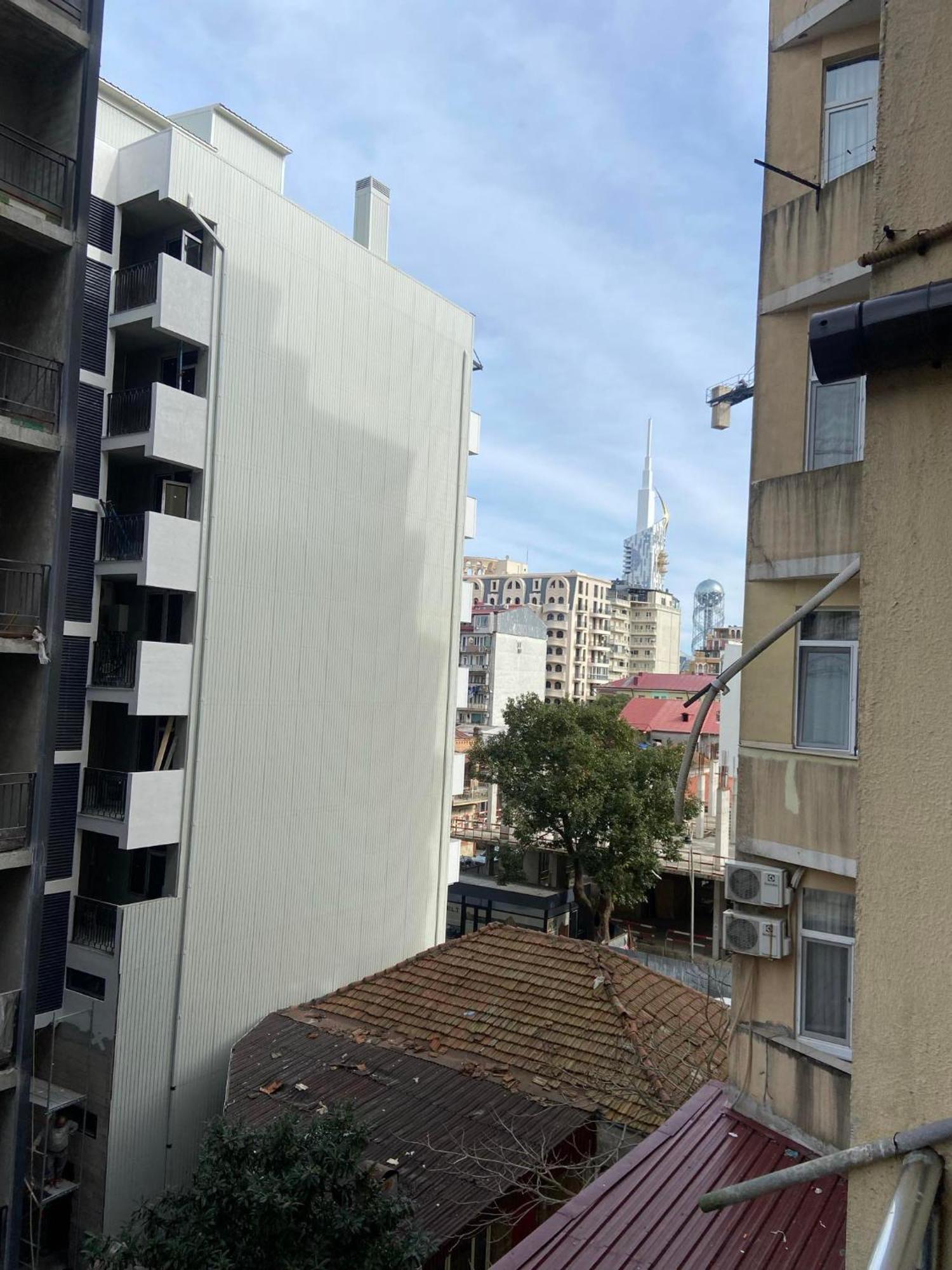 Apartment Vaja Fshavela N16 バトゥーミ エクステリア 写真