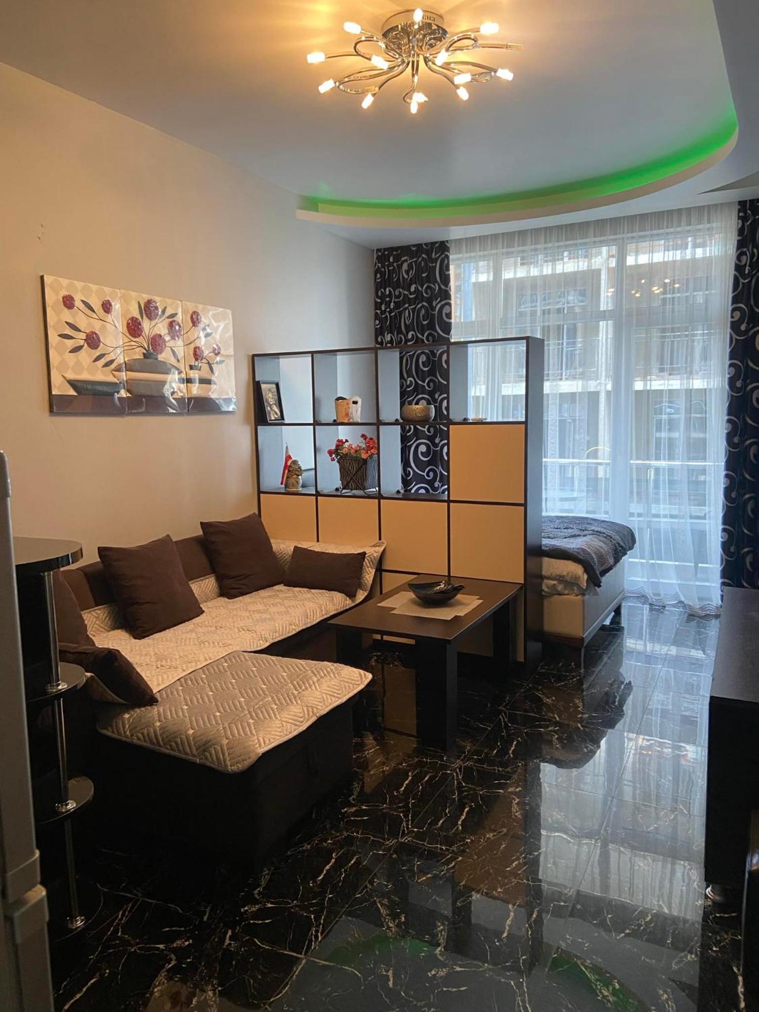 Apartment Vaja Fshavela N16 バトゥーミ エクステリア 写真
