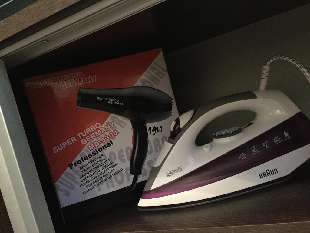 Apartment Vaja Fshavela N16 バトゥーミ エクステリア 写真