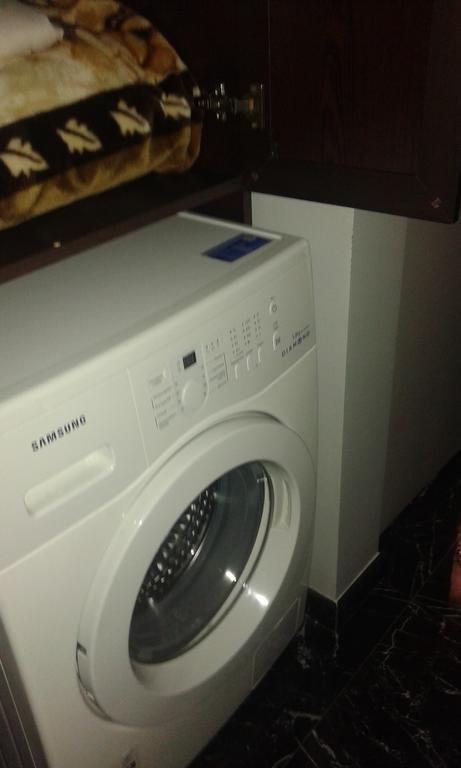 Apartment Vaja Fshavela N16 バトゥーミ エクステリア 写真